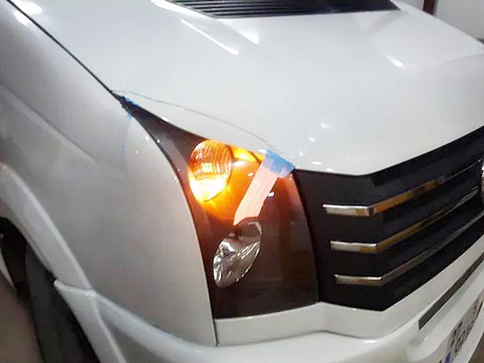Volkswagen Crafter 2006-2011 Far Kaşı Çerçevesi Kirli Beyaz