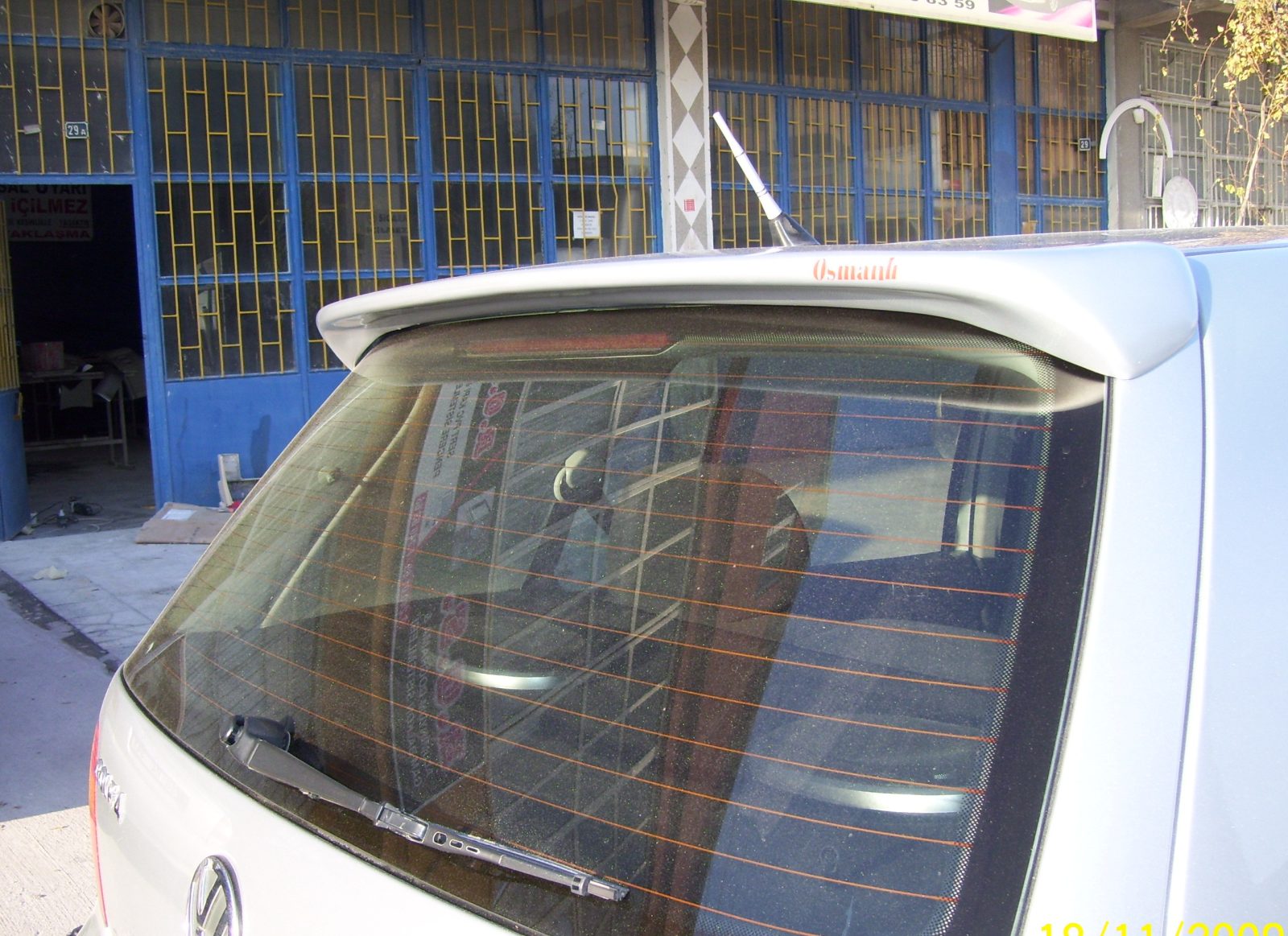 Volkswagen Golf 4 Spoiler Fiberglass Işık Yok