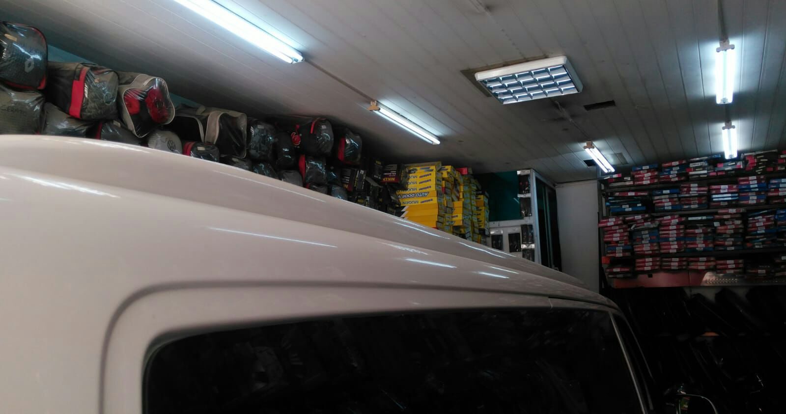 Volkswagen Transporter T. T8 Yapışık Tavan Çıtası Fiberglass (uzun Şase İle Uyumlu)