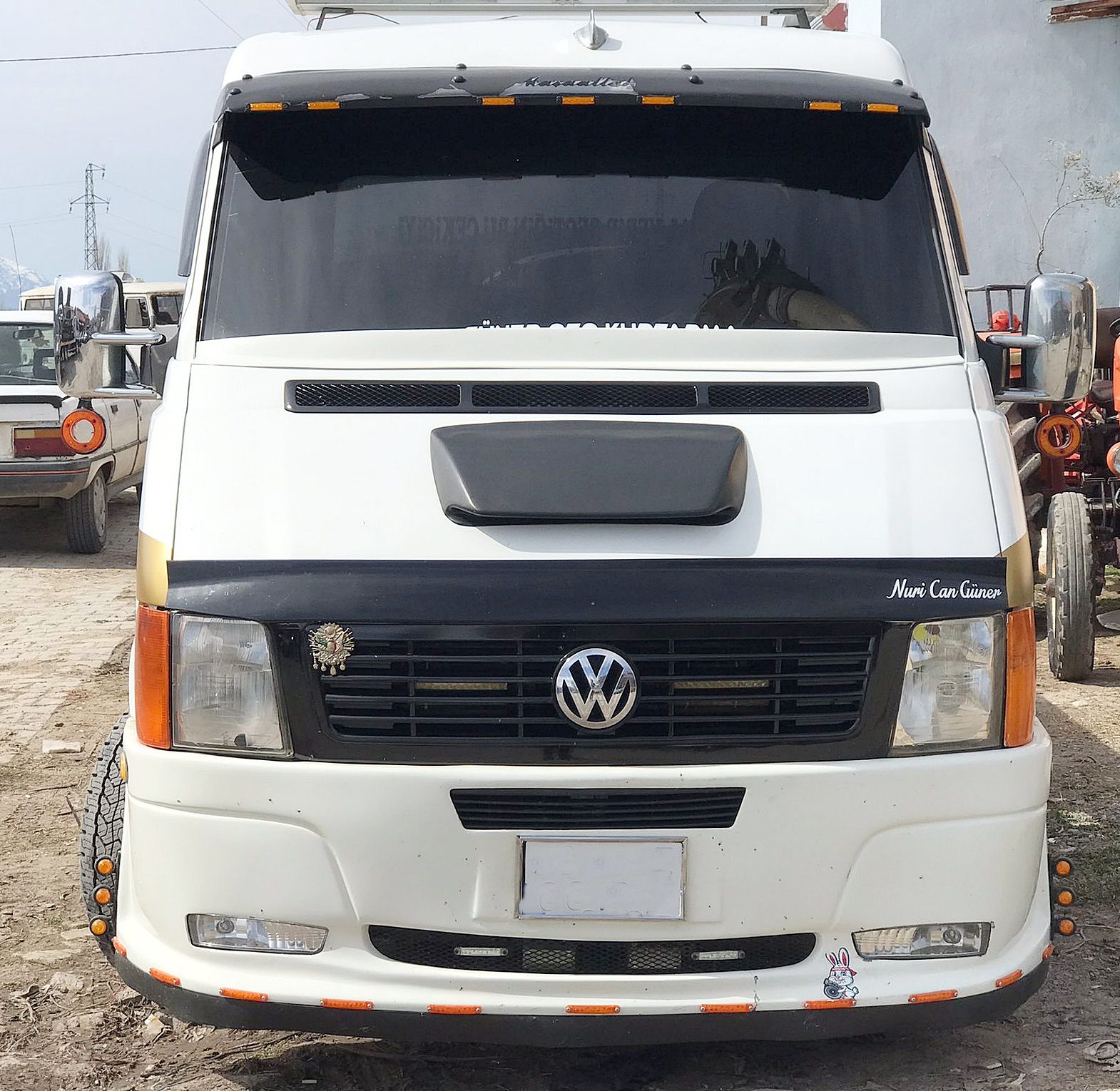 Volkswagen Volt Silgeç Gizleyici Plastik