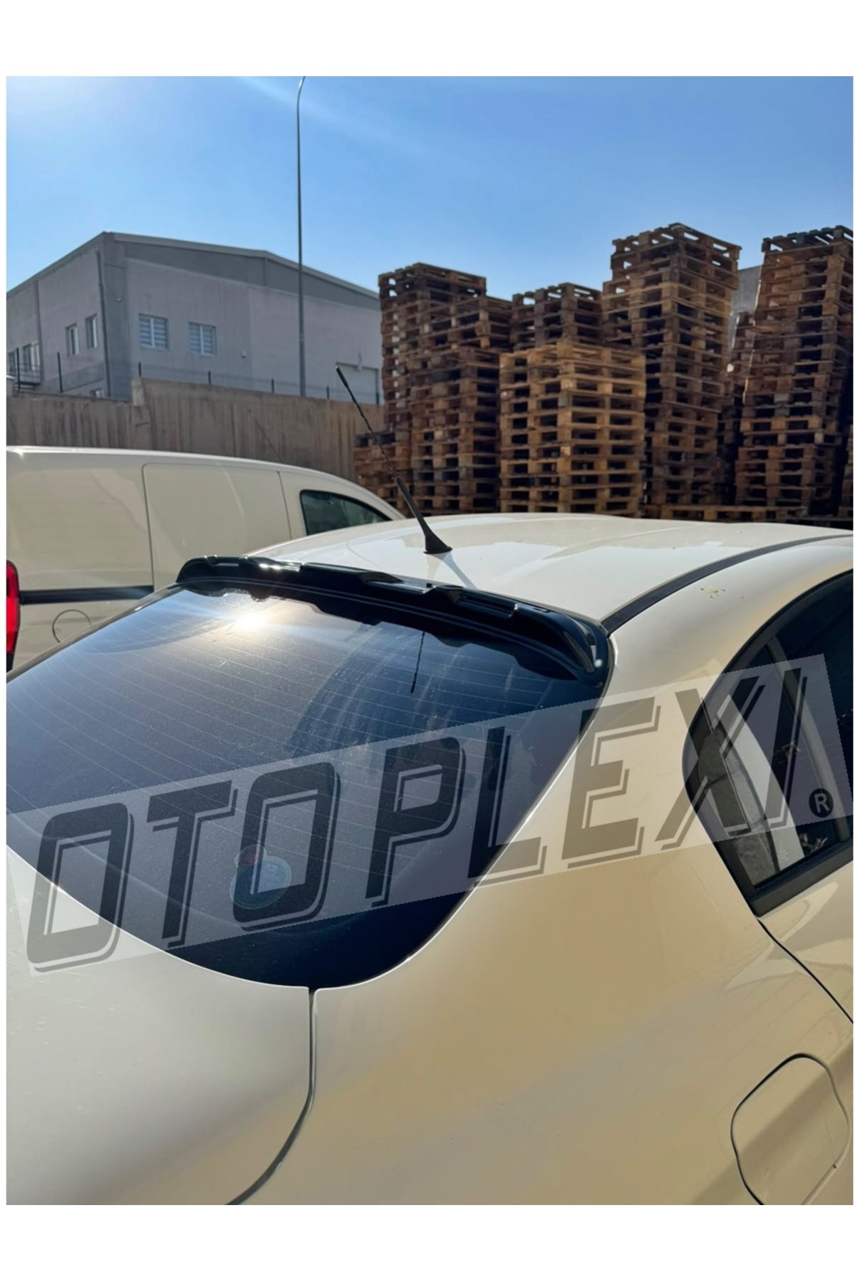 Fiat Egea Arka Cam Üstü Spoiler Rüzgarlık Plastik Siyah 2015+