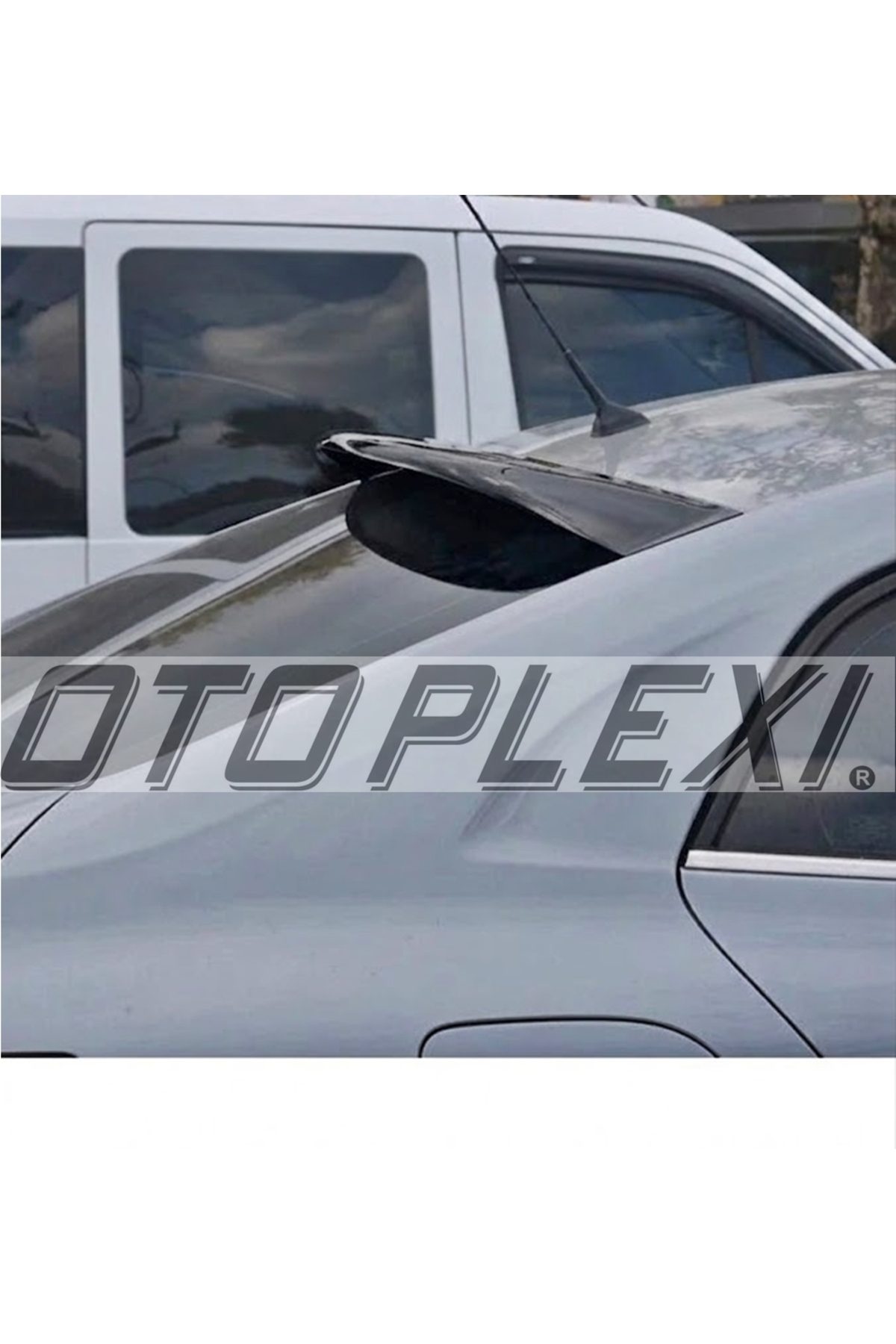 Renault Megane 4 Arka Cam Üstü Spoiler Rüzgarlık Plastik Siyah 2016 sonrası